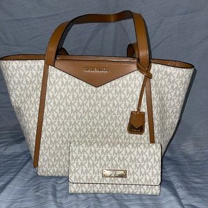 Michael Kors Tote bundle